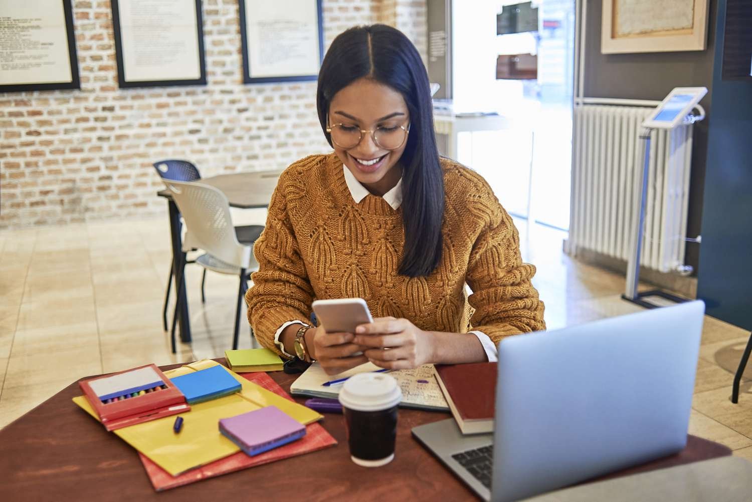 উচ্চশিক্ষা ও চাকরি – তরুণদের জন্য সফল ক্যারিয়ার গঠনের পথনির্দেশ